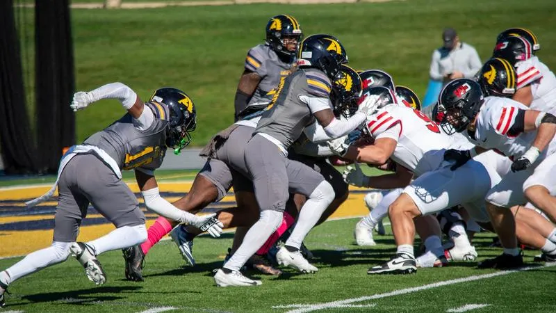 Football's Win Streak Ends in Loss vs. W&J