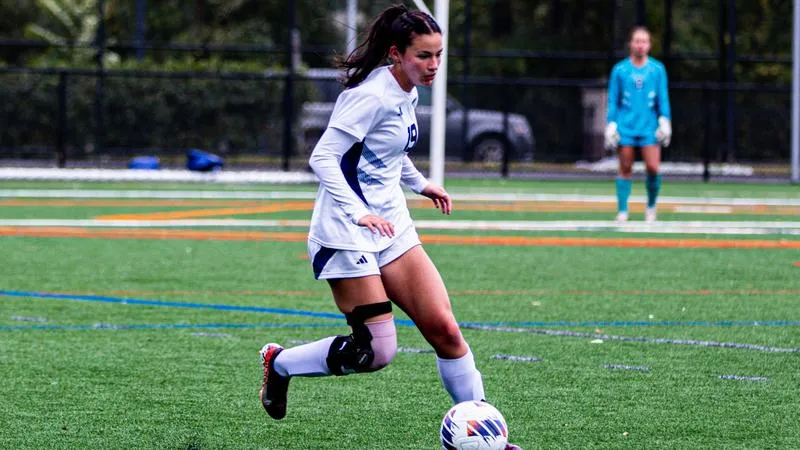 Abington Falls to Wildcats in United East Matchup