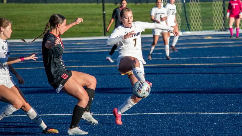 Gators Tie First-Place Grove City, 1-1