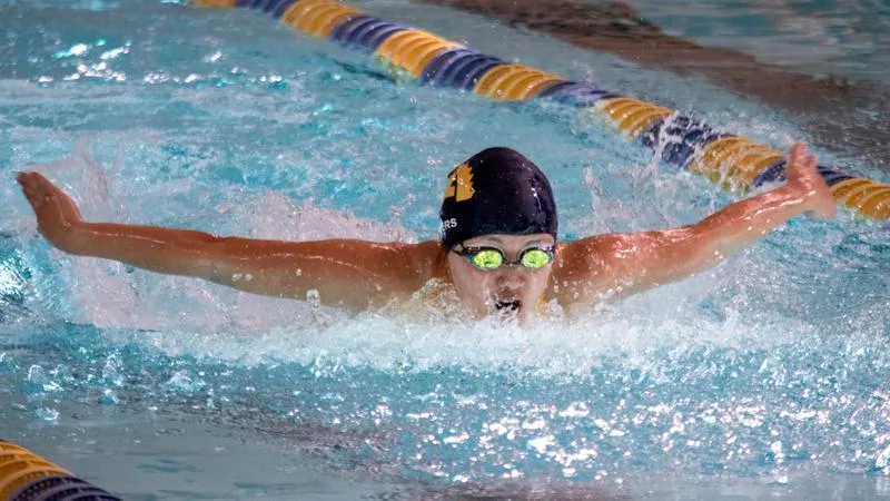 Women's Swimming & Diving Tames Terriers in Season-Opening Win
