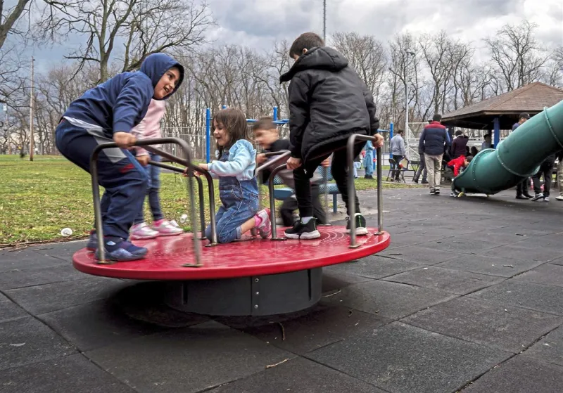 Letter to the editor: Playing kids should be normal