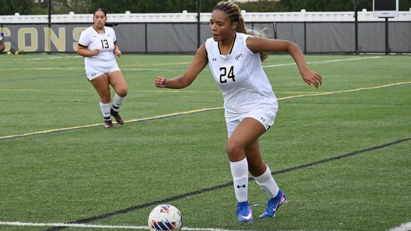 Soccer Explodes For Nine First-Half Goals in Win at Saint Elizabeth