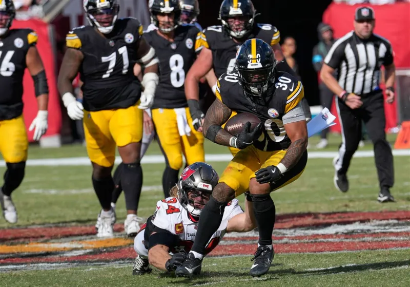 Why Mike McCarthy and the Steelers must run the ball more often on third down