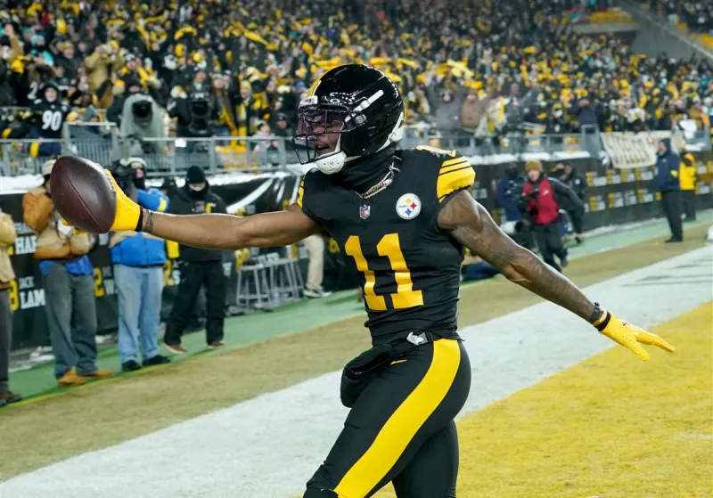 The shorthanded Steelers are bringing back veteran receiver Marquez Valdes-Scantling