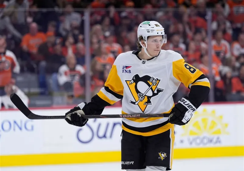 Ben Kindel had a 'medical episode' on the Penguins team plane, forcing them to return to Utah