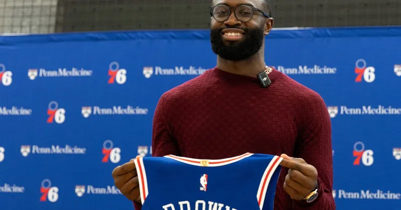 WATCH: Jaylen Brown scores first basket as member of Sixers