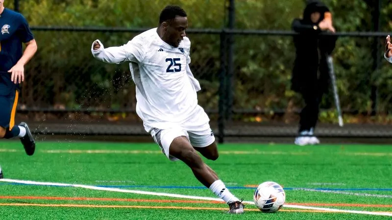 Abington Cruises Past Griffins, 6-1