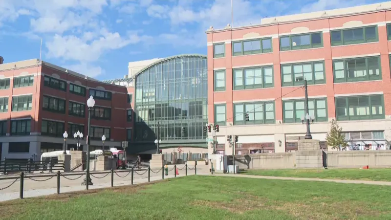 Expert: Malls like Providence Place face decisions about their futures