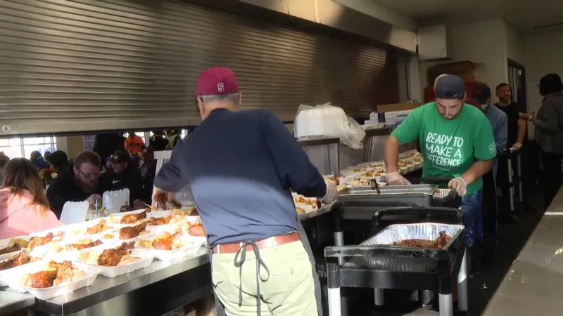 Amos House serves Thanksgiving meal as food insecurity surges