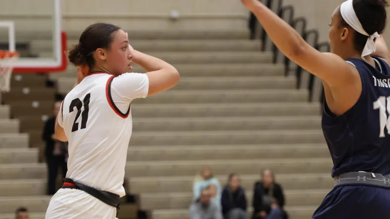 Arnolie's career-high, last-second free throw, leads Bears past Monmouth