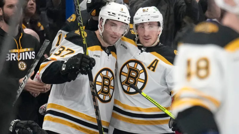 Bergeron gets 1,000th point, streaking Bruins beat Lightning