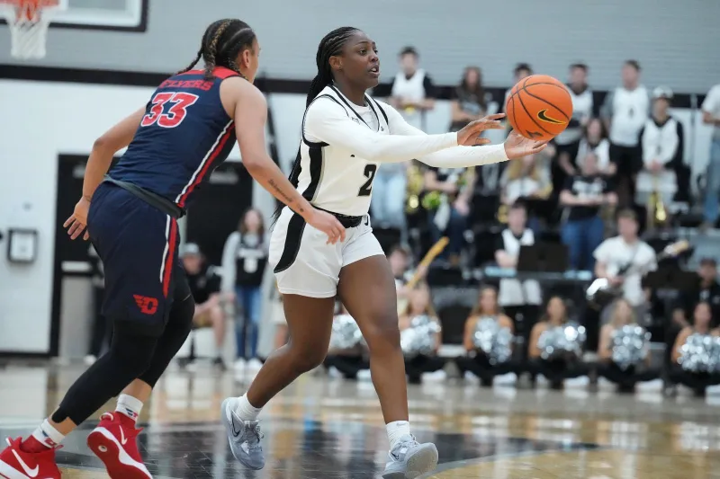Women's Basketball Game Notes vs. No. 3/3 Connecticut