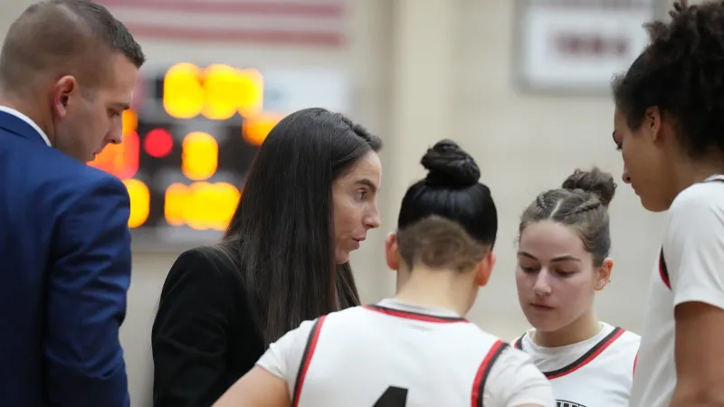 Women's basketball hosts Hartford for Saturday matinee