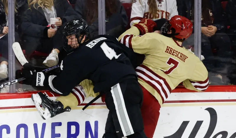 No. 10 Men's Hockey Skates To 1-1 Tie at Boston College