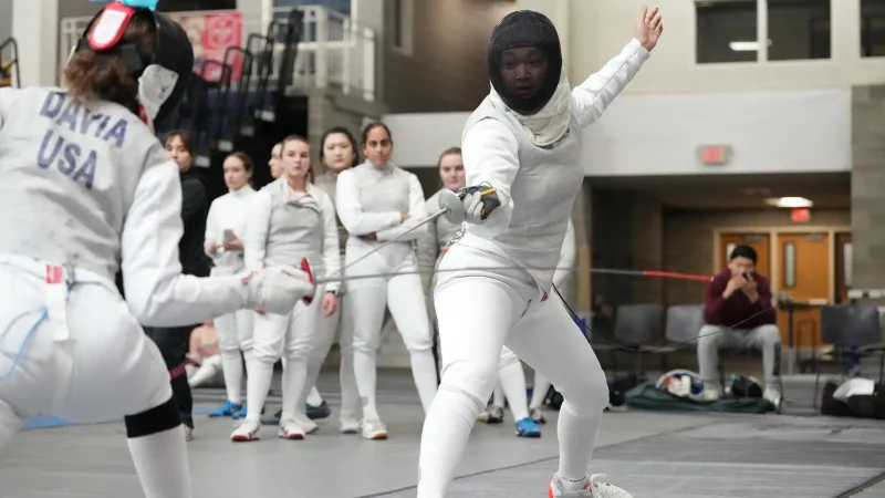 Women's Fencing Posts Strong Showing at Brandeis Invitational