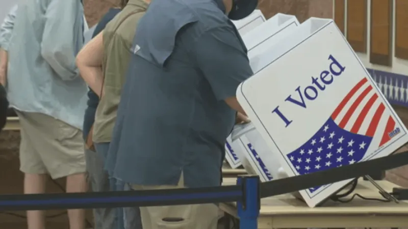 Debate over new congressional map continues as early voting begins Tuesday