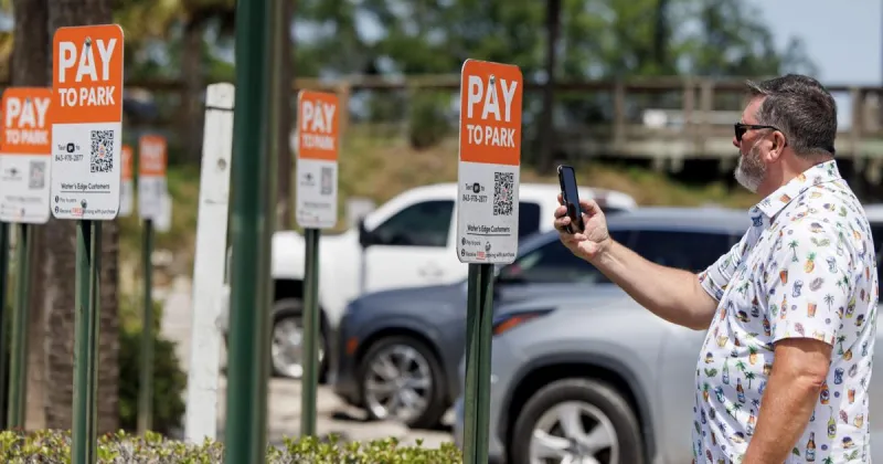 Mount Pleasant reviewing 'wild west' parking lots around Shem Creek