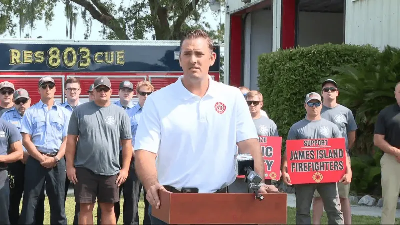 Investigation reveals telling details around Charleston firefighter union president firing