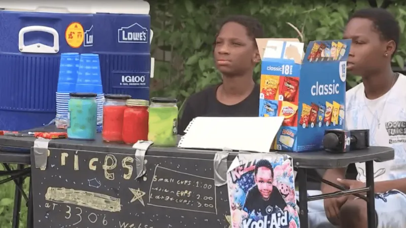 MORNING BUZZ: 911 call about lemonade stand leads to police buying out the operation