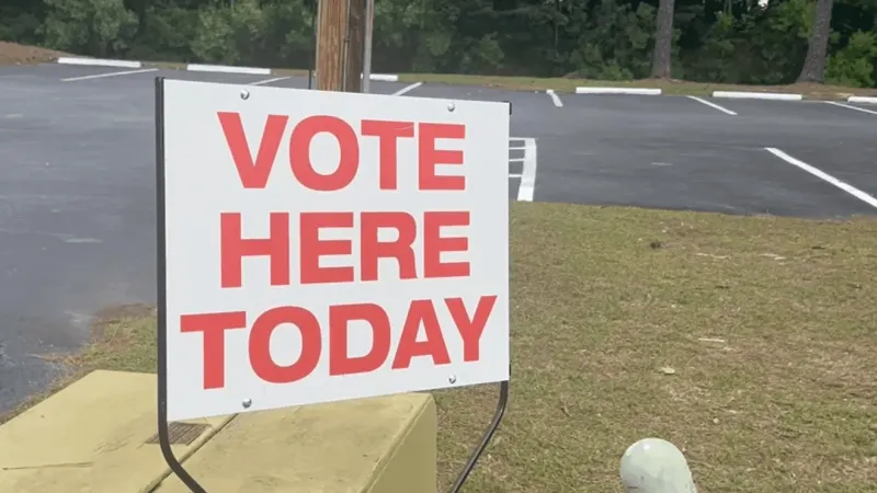 Clerk no-show and other issues delay poll openings in Garden City, Myrtle Beach