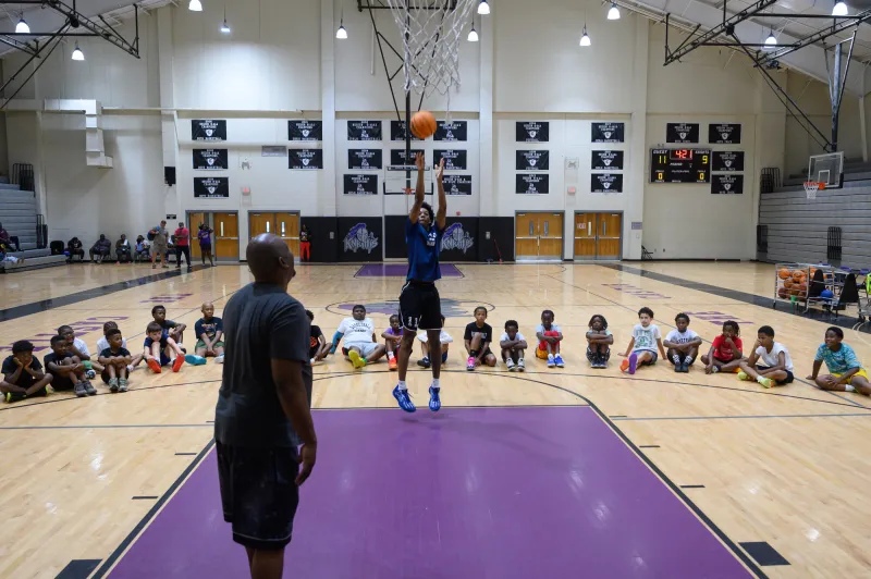 Knights work with local hoopers at annual basketball camp