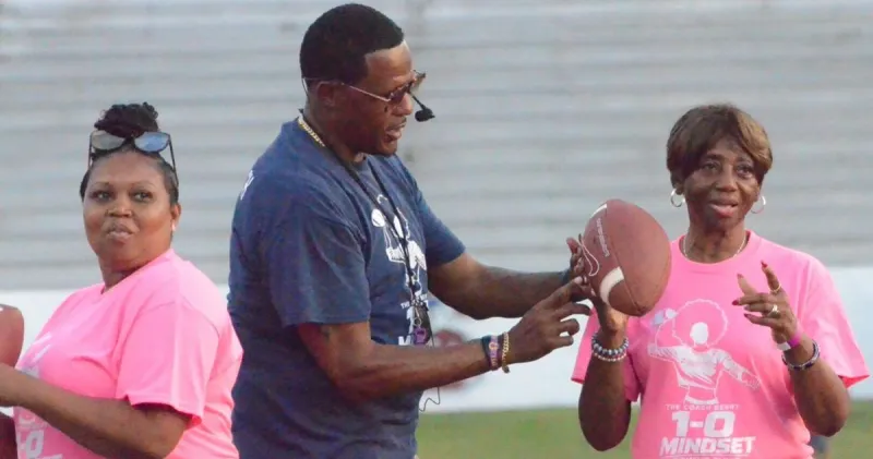 Berry holds Ladies Clinic at South Carolina State