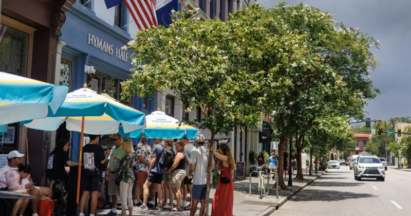 These Charleston restaurants are popular among visitors. Are they worth the hype?