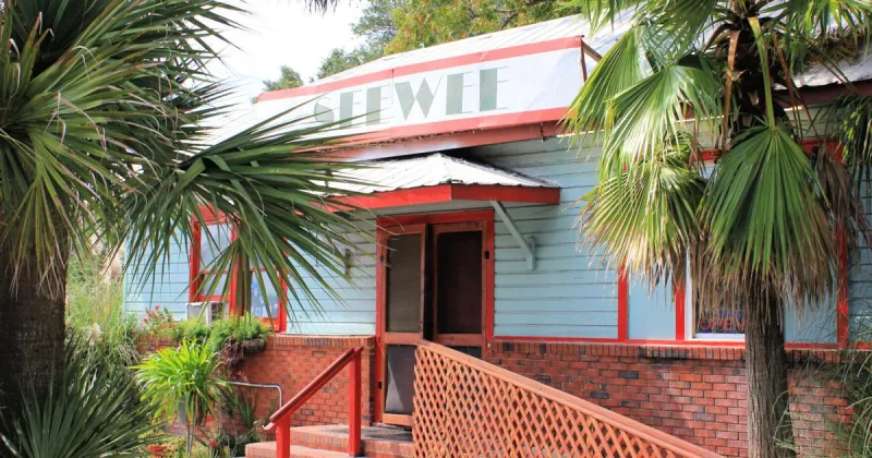 Owners of decades-old Seewee Restaurant on N. Highway 17 seek a sale as they near retirement