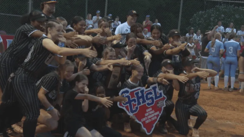 Gray Collegiate wins third straight softball state championship