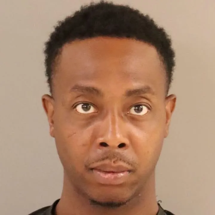 Sumter man wanted for pistol whipping toddler, adult inside store
