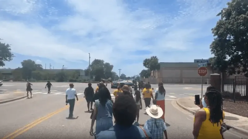 Myrtle Beach marks 20th anniversary of Colored School museum with parade, honoree