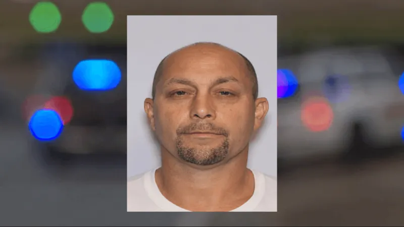 Active manhunt underway after suspect flees into water in Georgetown County