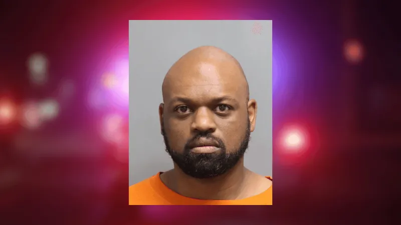 Summerville man charged with operating business without a retail license
