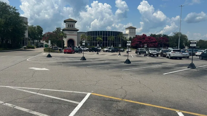 Columbiana Centre adds paid preferred parking