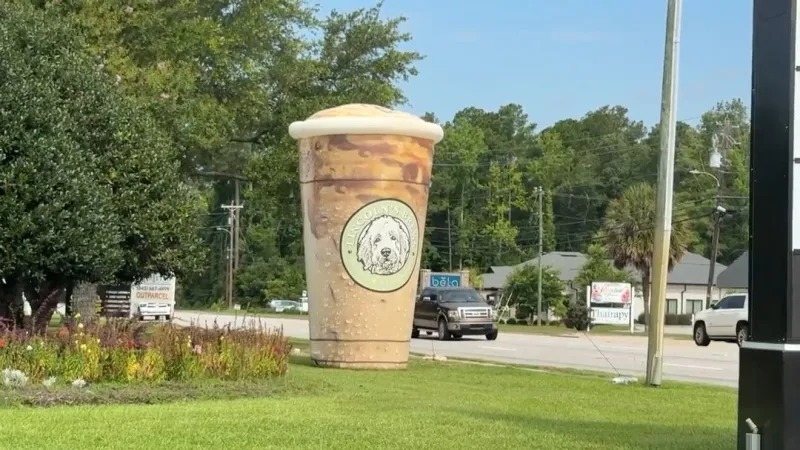 Florence coffee shop serving up customers a little differently