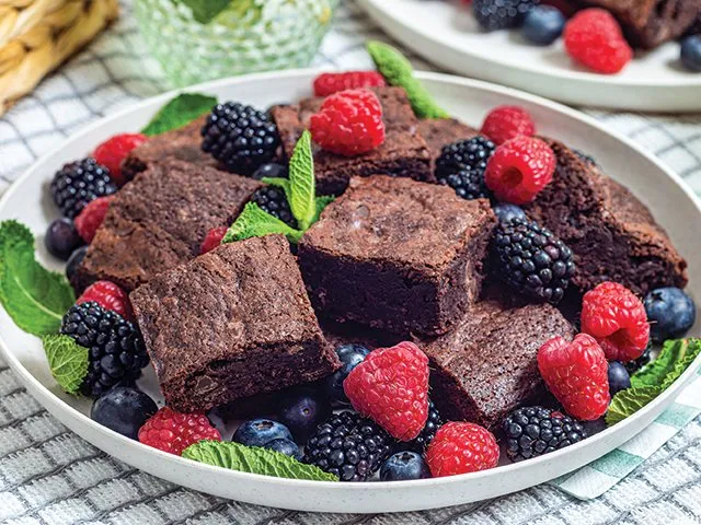 Brownies & berries platter