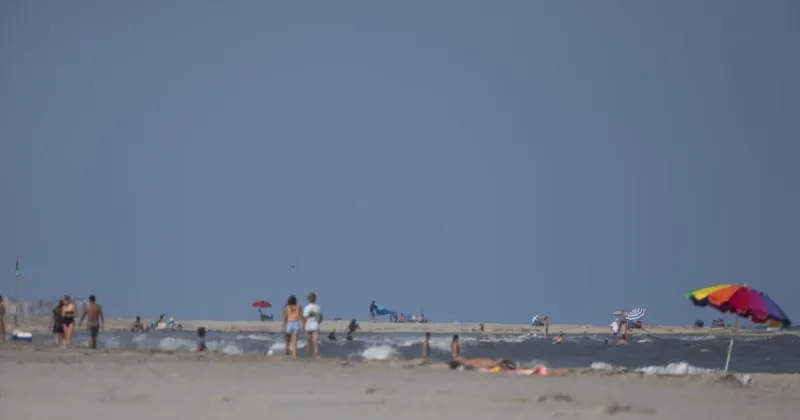 SC can expect heat wave this holiday weekend. Plus, Costco plans 3rd Charleston-area store.