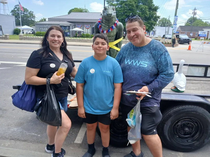 Missouri family drives 13 hours, 750 miles to see Lizard Man