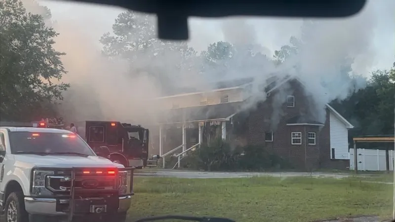 Florence Co. firefighters knock down early morning house fire