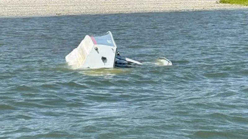 Boat overturns near Bird Island in North Myrtle Beach; minor injuries reported