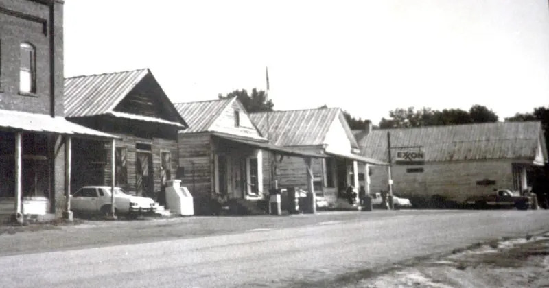 FACES & PLACES/DAY 13: Once bustling town, Lone Star now lonely place