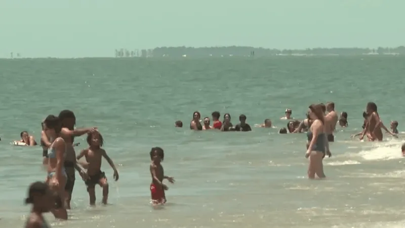 Heavy traffic, heat and large crowds expected as Isle of Palms braces for peak weekend