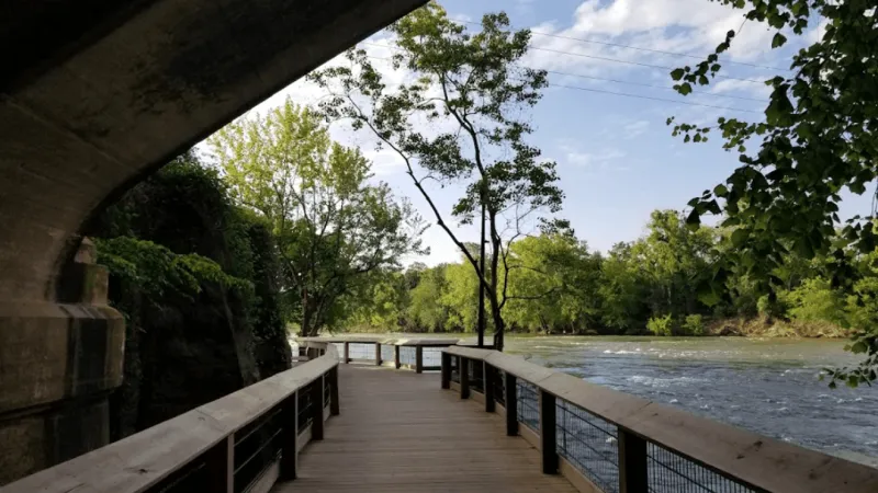 West Columbia Riverwalk remains open during construction