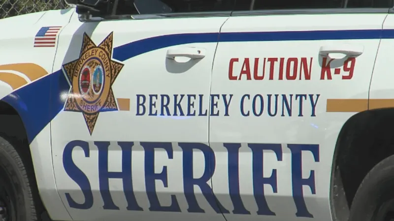 Deputy hurt in Wednesday night crash on US 52 near Liberty Hall Road in Goose Creek