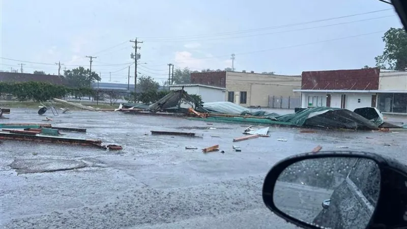 Storm knocks down trees and cuts traffic signals across Lumberton