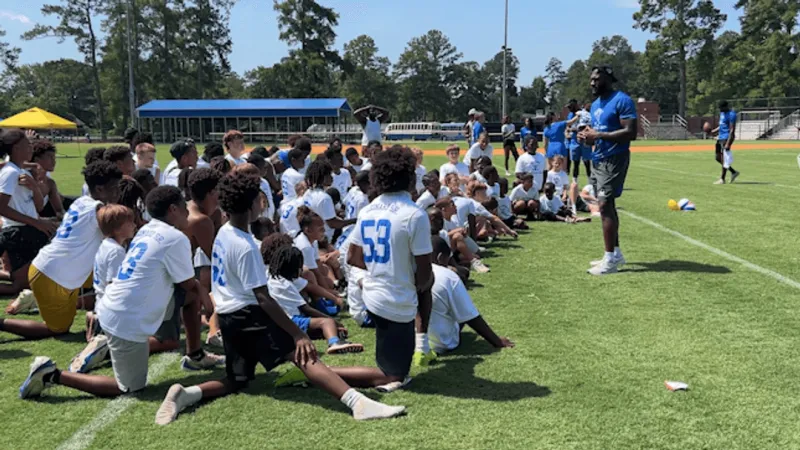 Retired NFL All-Pro hosts ninth annual youth football camp in hometown of Lake View