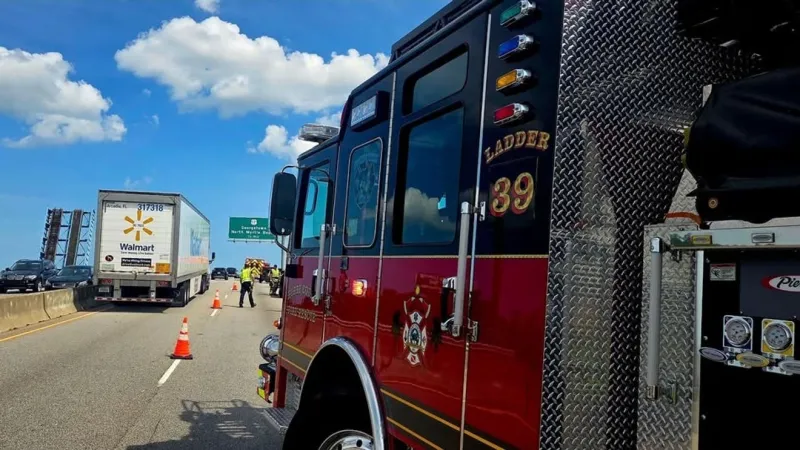 4 vehicle crash blocks Myrtle Beach bound lanes on Hwy 501