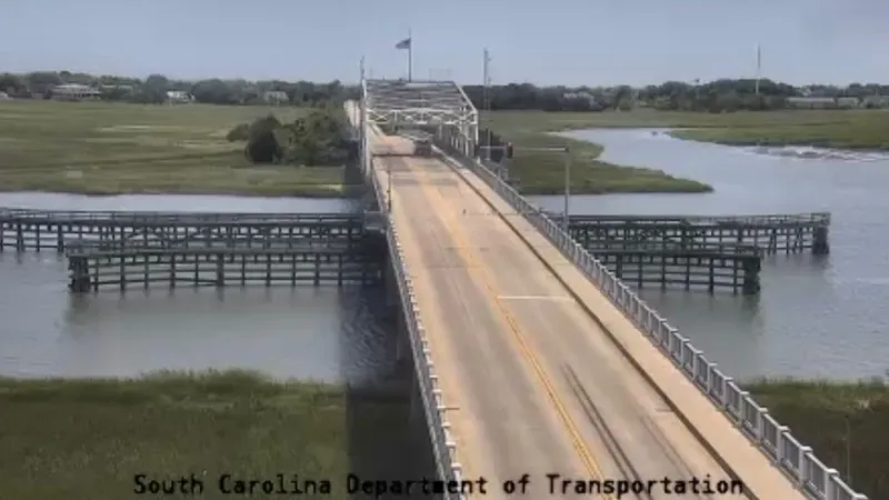 Ben Sawyer Bridge malfunctions, closes; Sullivan's Island traffic rerouted to Connector