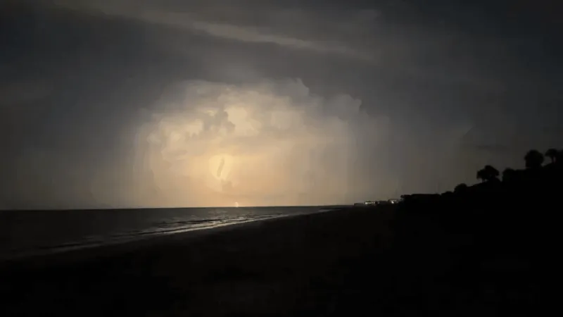 'Heat Lightning:' Is it a real thing?