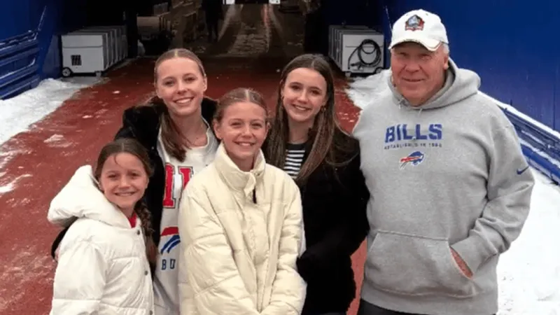 Bills Hall of Famer Joe DeLamielleure receives a one-of-a-kind gift from Orchard Park